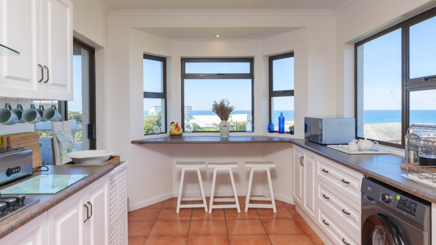 4 Bedroom Property for Sale in Oceanview Heights Western Cape